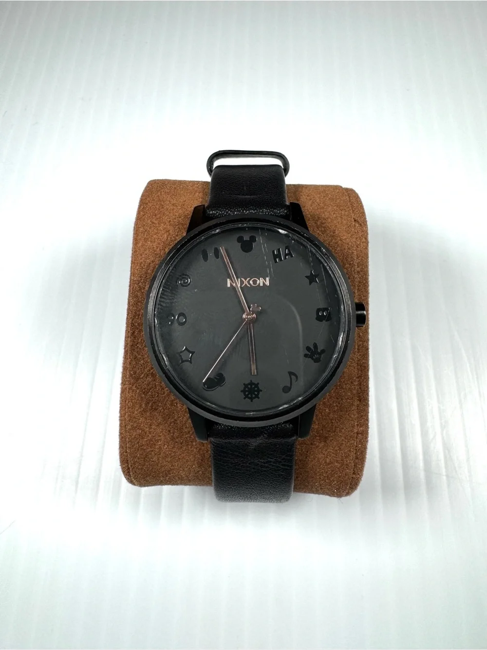 Nixon X Disney Kensington Leather - Mickey Mouse watch with black leather strap